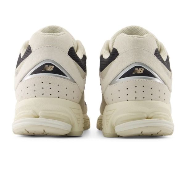 New Balance 2002R Sneaker Off White