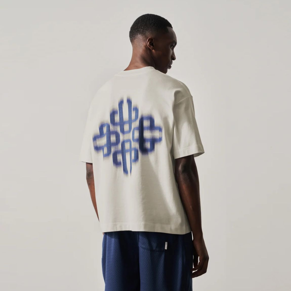 The Couture Club Motion Blurred Emblem T-shirt Off White/Navy